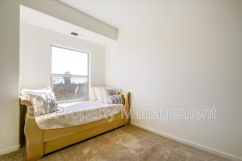 Santa Cruz House: 3370 Houts Drive