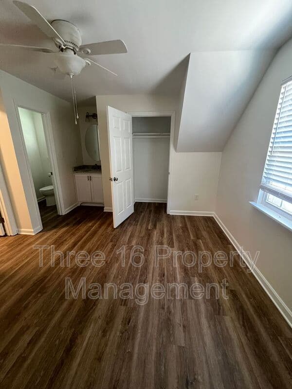 Evans House: 4211 Fairfield Cir