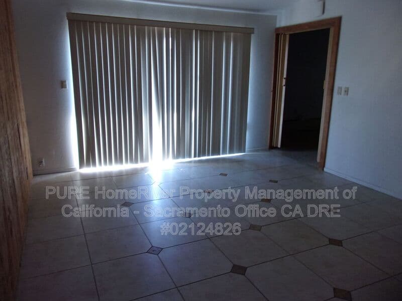 Sacramento House: 2121-2123