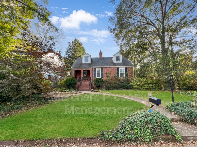Greenville House: 111 W. Hillcrest Drive