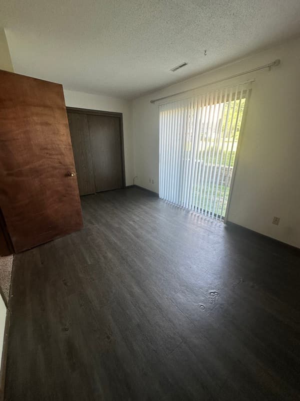 Hiawatha Condo: 980 Eisenhower Rd