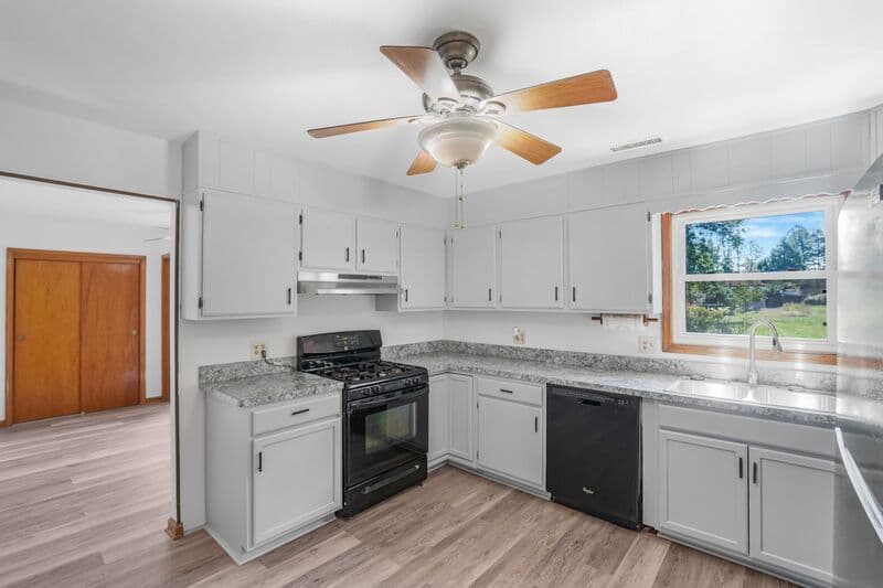 Spotsylvania House: 10003 Courthouse Rd