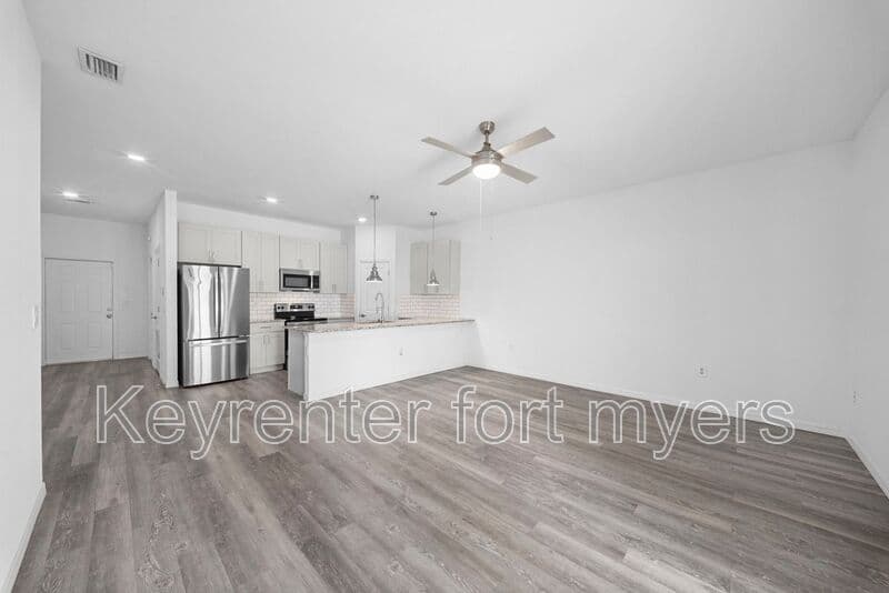 Lehigh Acres House: 4716 29th St SW