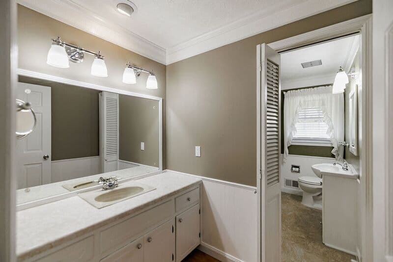 Watkinsville House: 1110 Maple Cir