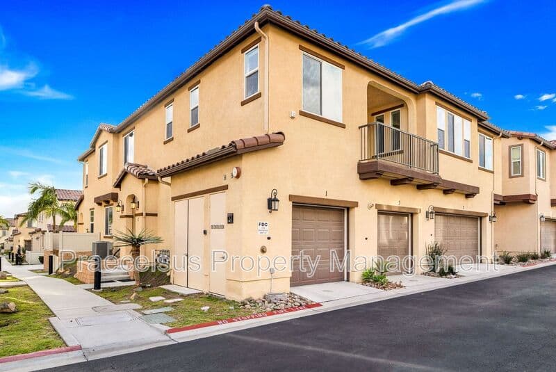 Chula Vista Townhome: 1710 Signature Pl