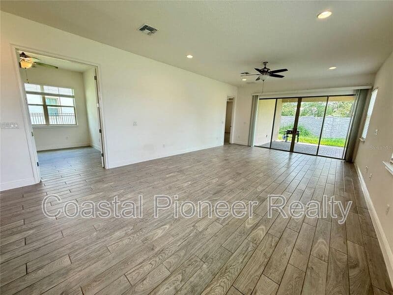 St Cloud House: 2956 Tupelo Lp
