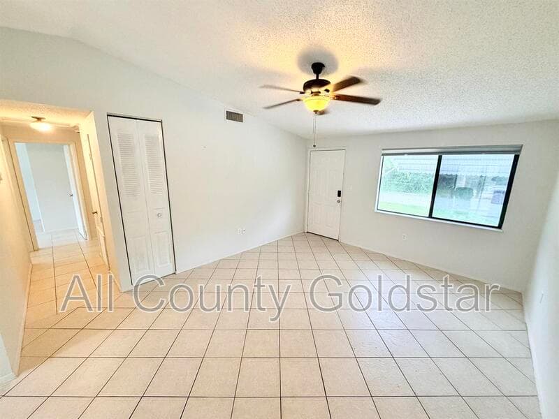 Port Charlotte House: 1150 Le Mars Ave