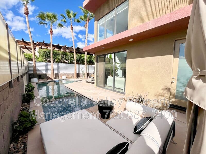 Palm Springs House: 353 Cheryl Dr