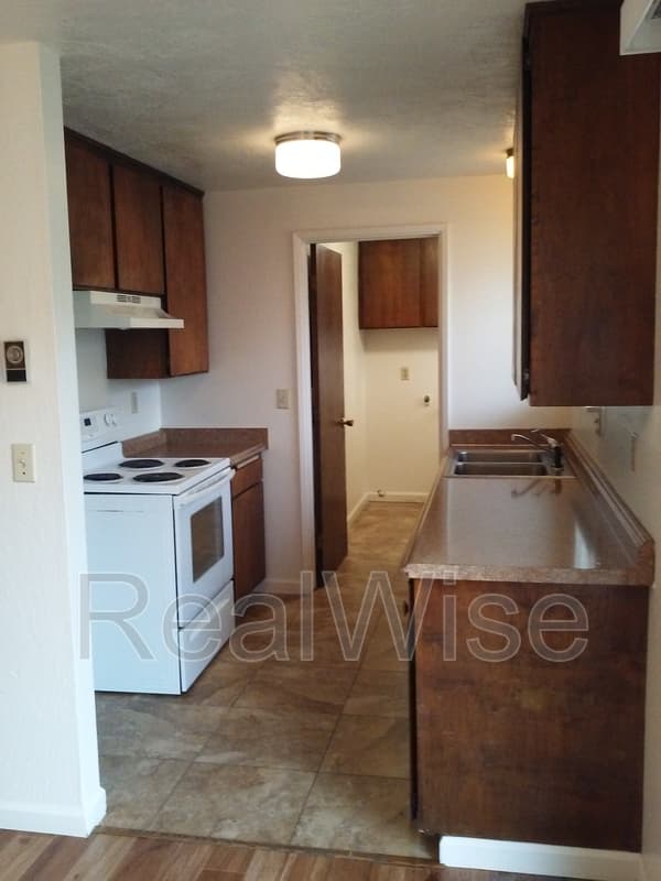 Grants Pass House: 1125 SW Bridge St