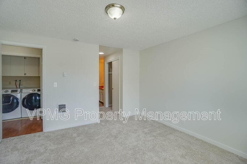 Vancouver Condo: 605 SE 121st Ave