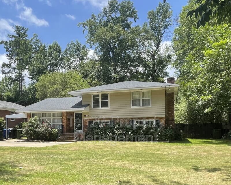 Columbus House: 1815 Marilon Dr