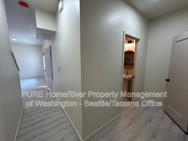 Spanaway House: 5111 208th St E