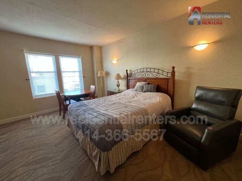 Milwaukee Condo: 1028 E Juneau Ave.