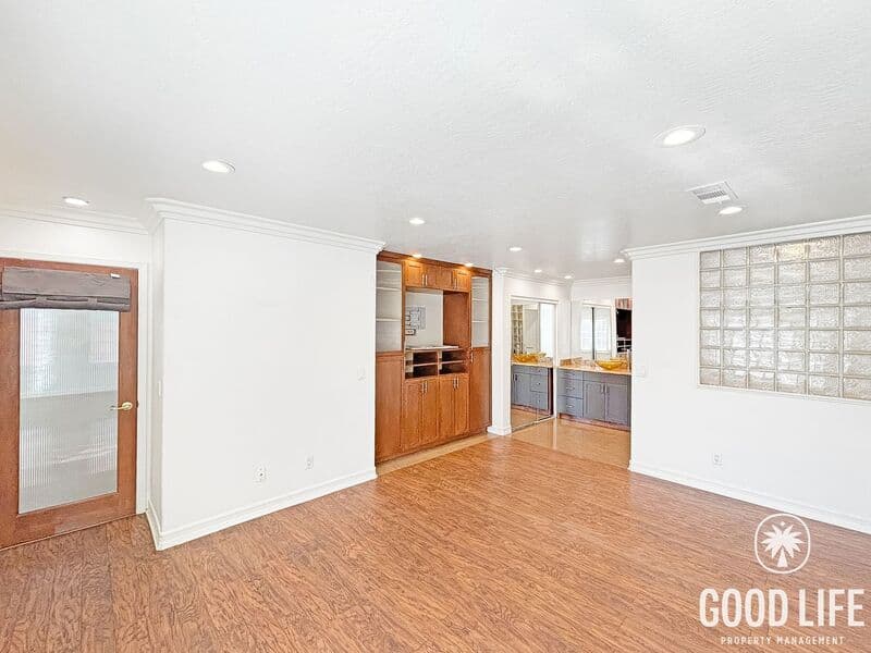 Spring Valley House: 10194 Diamond Head Ct
