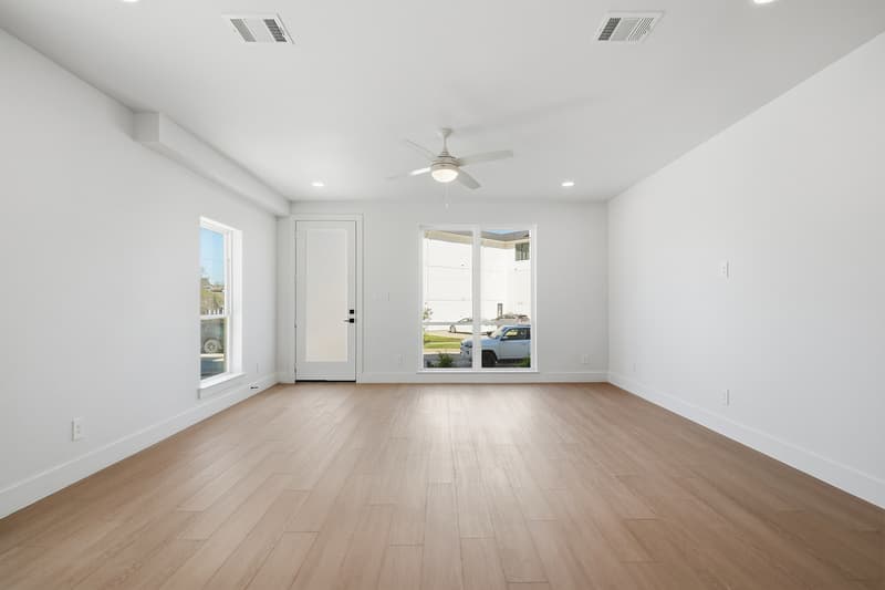 Fort Worth House: 2337 Benbrook Boulevard