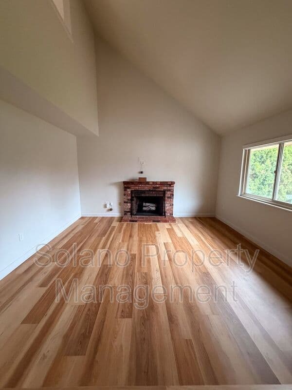 Dixon House: 950 Pembroke Way