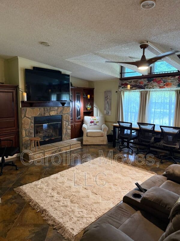 Gray Court Condo: 906 Rolling Meadows Road