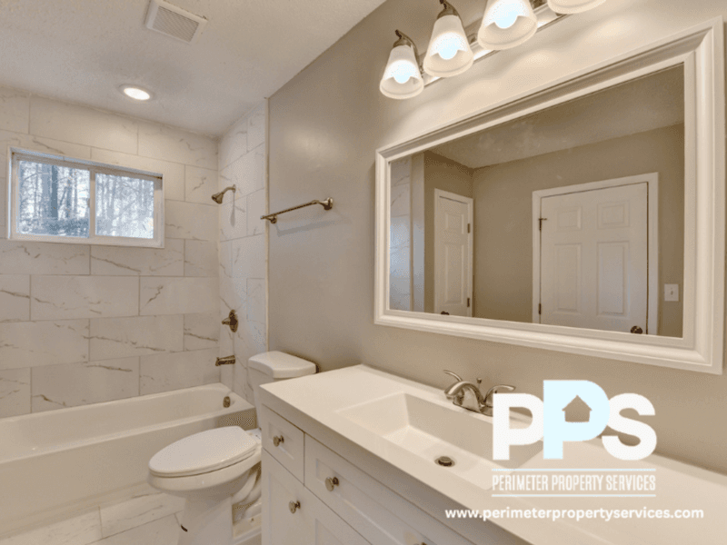 Atlanta House: 390 West Lake Avenue