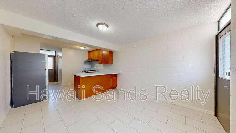 Honolulu House: 39 Hialoa St