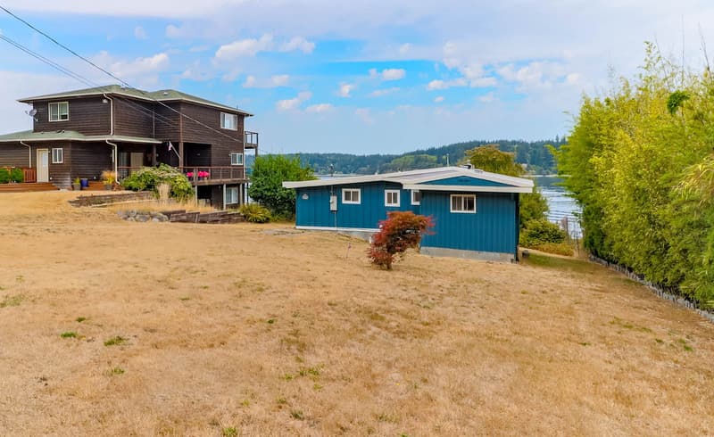 Anderson Island House: 11415 Larson Road