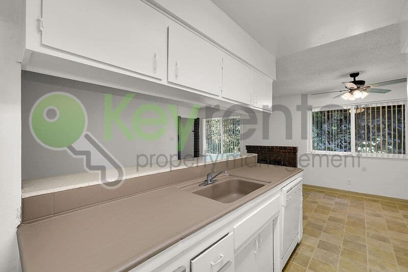 Sacramento House: 2941 Norcade Circle