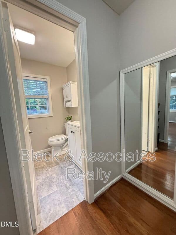 Raleigh House: 5215 Vann Street