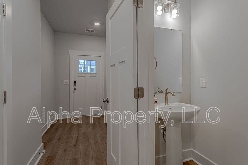 Moore Townhome: 1326 Maplesmith Way