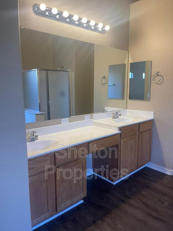 Buckeye House: 25652 W Magnolia St