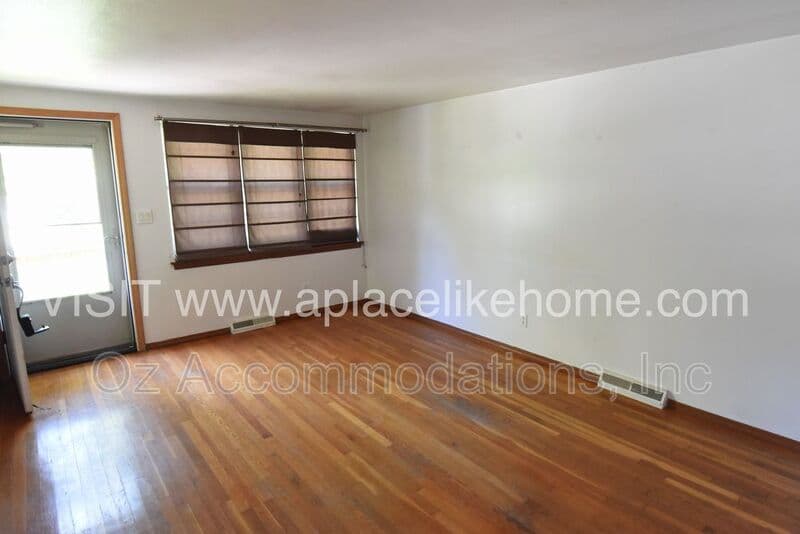 Kansas City Townhome: 5313 NE Barnes Ave