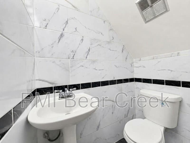 Houston Condo: 9550 Deering Drive