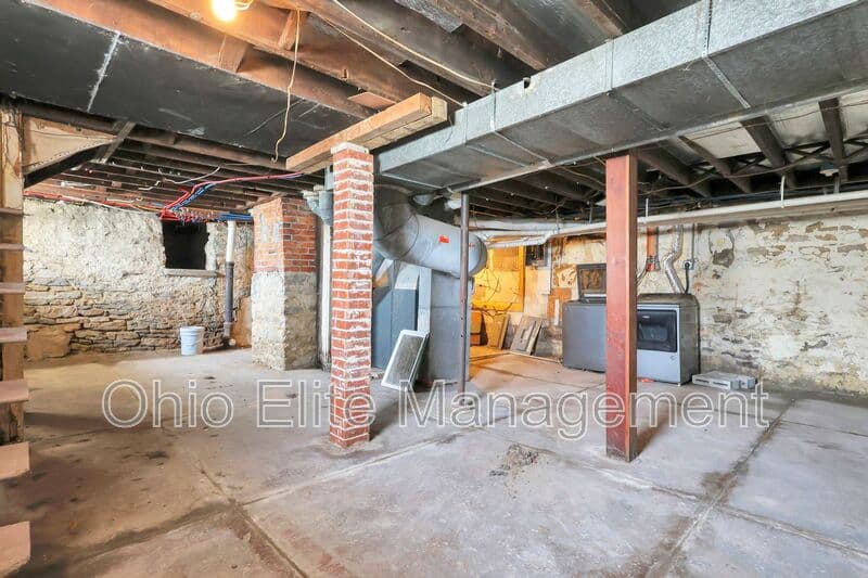 Columbus House: 85 S Wheatland Ave