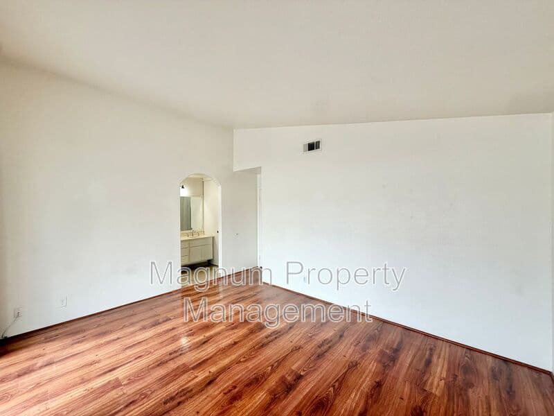 Murrieta House: 25167 Parkcrest Dr