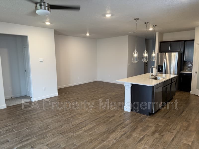 Rio Rancho House: 6742 Clayton Dr NE