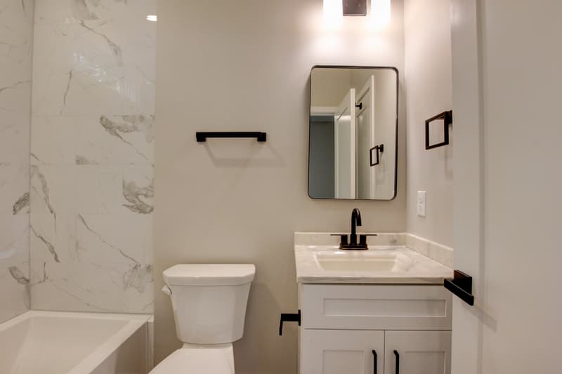 Guthrie House: 230 3rd Street