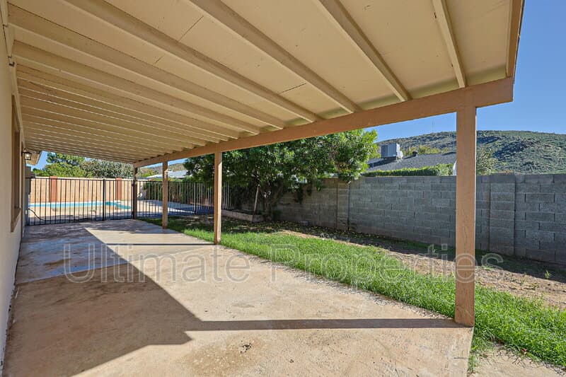 Phoenix House: 1619 W Pershing Ave
