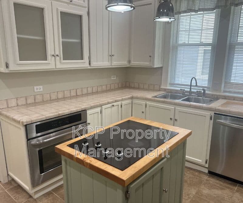 Fort Smith House: 3101 Park Avenue