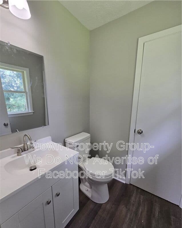 Fayetteville House: 303 Cartwright Dr