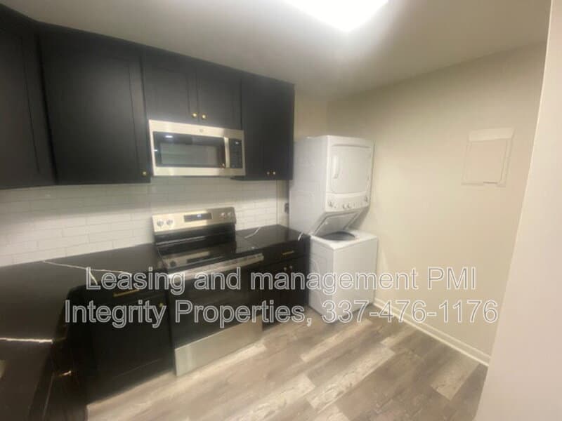 Lafayette Condo: 105 Meaux Blvd Apt 4