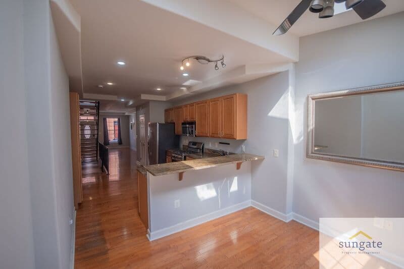 Baltimore Townhome: 11 N Streeper St