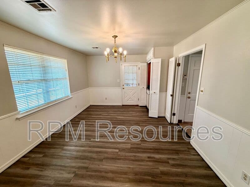 Oklahoma City House: 4120 NW 44th St