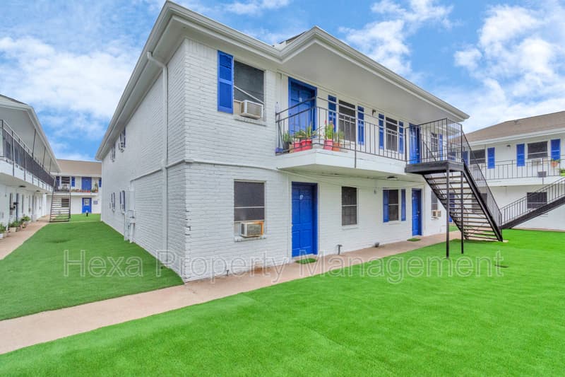 Houston Condo: 11211 S Post Oak Rd.