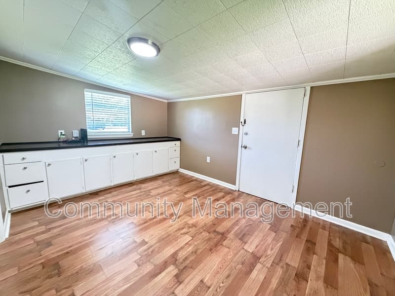 Denham Springs House: 8330 Springfield Rd