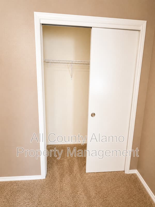 Selma House: 9006 Pinseeker