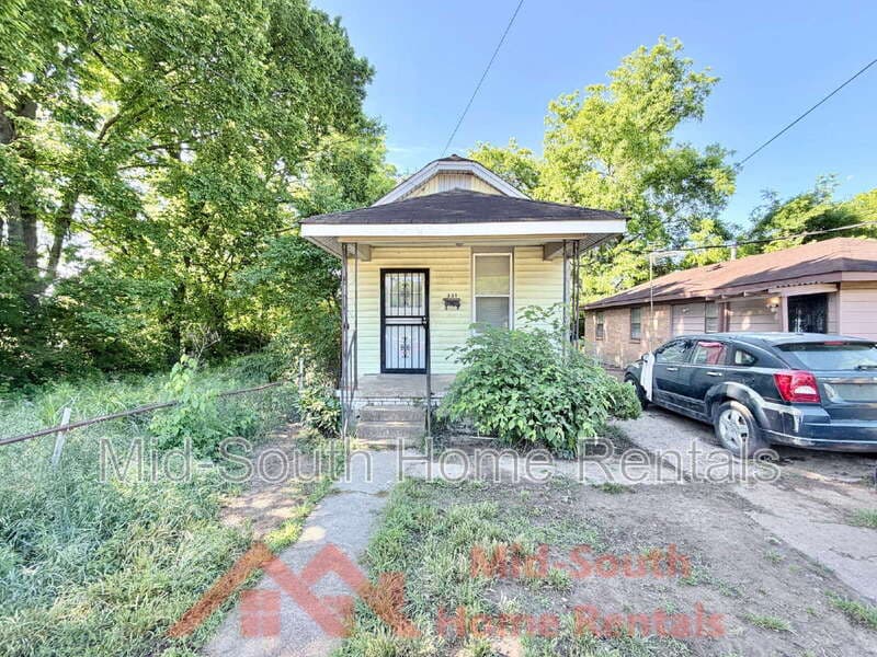 Memphis House: 331 W Dison Ave