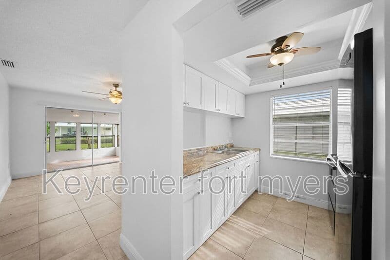 Fort Myers House: 11368 SUMMERWINDS CT
