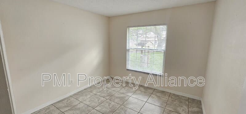 Clermont House: 11649 Crescent Pines Boulevard