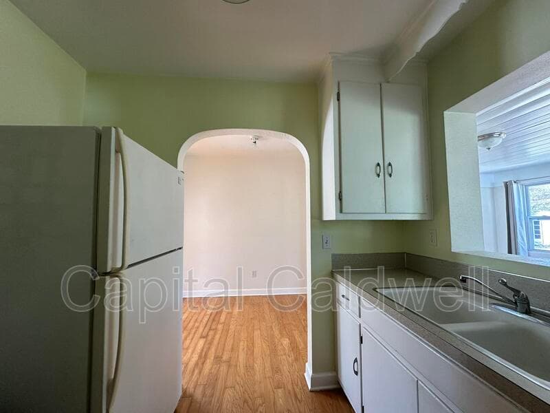 Clearwater House: 18 N Meteor Ave