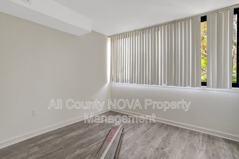 Alexandria Condo: 4 S Van Dorn St