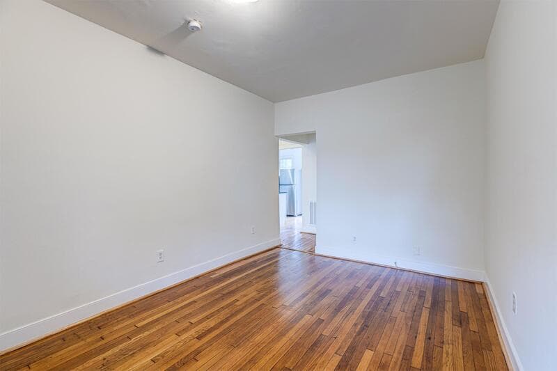 Richmond Condo: 2922 Noble Ave. A