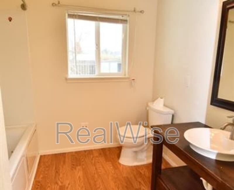 Roseburg House: 187 Georginna Dr